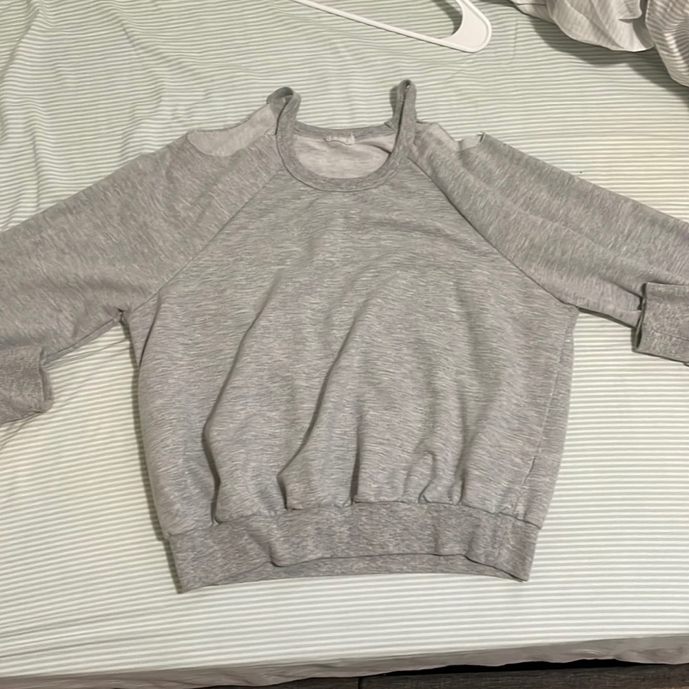 Women’s long sleeve cropped pullover